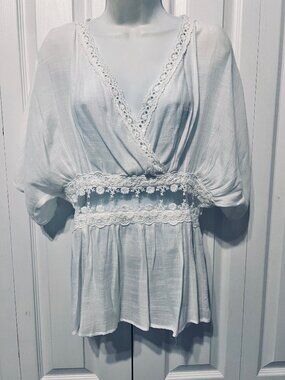 Rose and Grey Women's White Boho Lightweight Medium Short Cape Sleeves-Lace